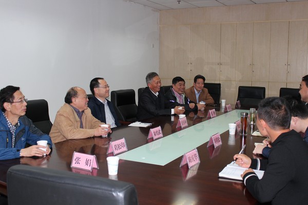 老领导与六安市地震局座谈.JPG