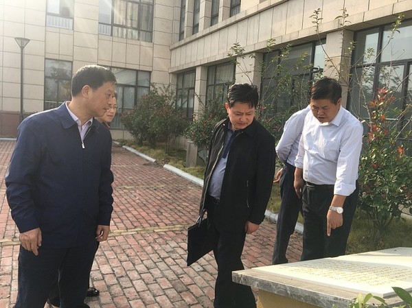 督查组在宣城市地震监测中心.jpg