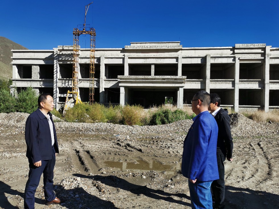 调研山南市地震监测中心.jpg