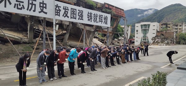 5.1-1、现场教学（北川老县城地震遗址）.jpg
