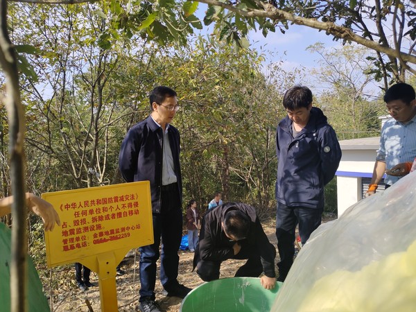 凌学书副局长检查指导工作.jpg