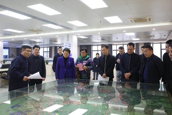 省科技厅调研省地震局.jpg